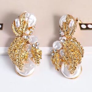 Classic unique Gold Leaf Pearl Earrings